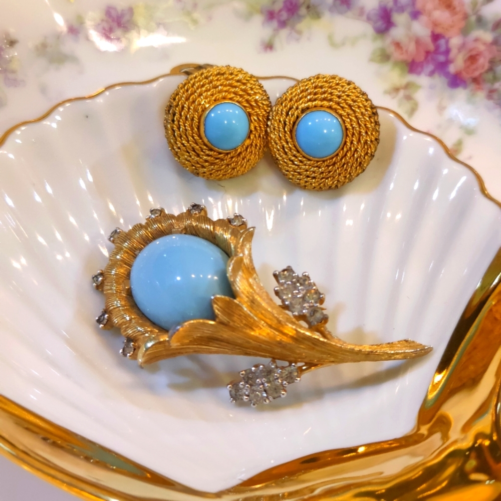 Signed Made Italy Earring and Brooch set.